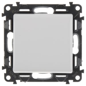 Valena Life 106 váltókapcsoló 10 AX fehér, keret nélkül